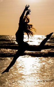 maddie-meyers-beach-sunrise-portrait 10