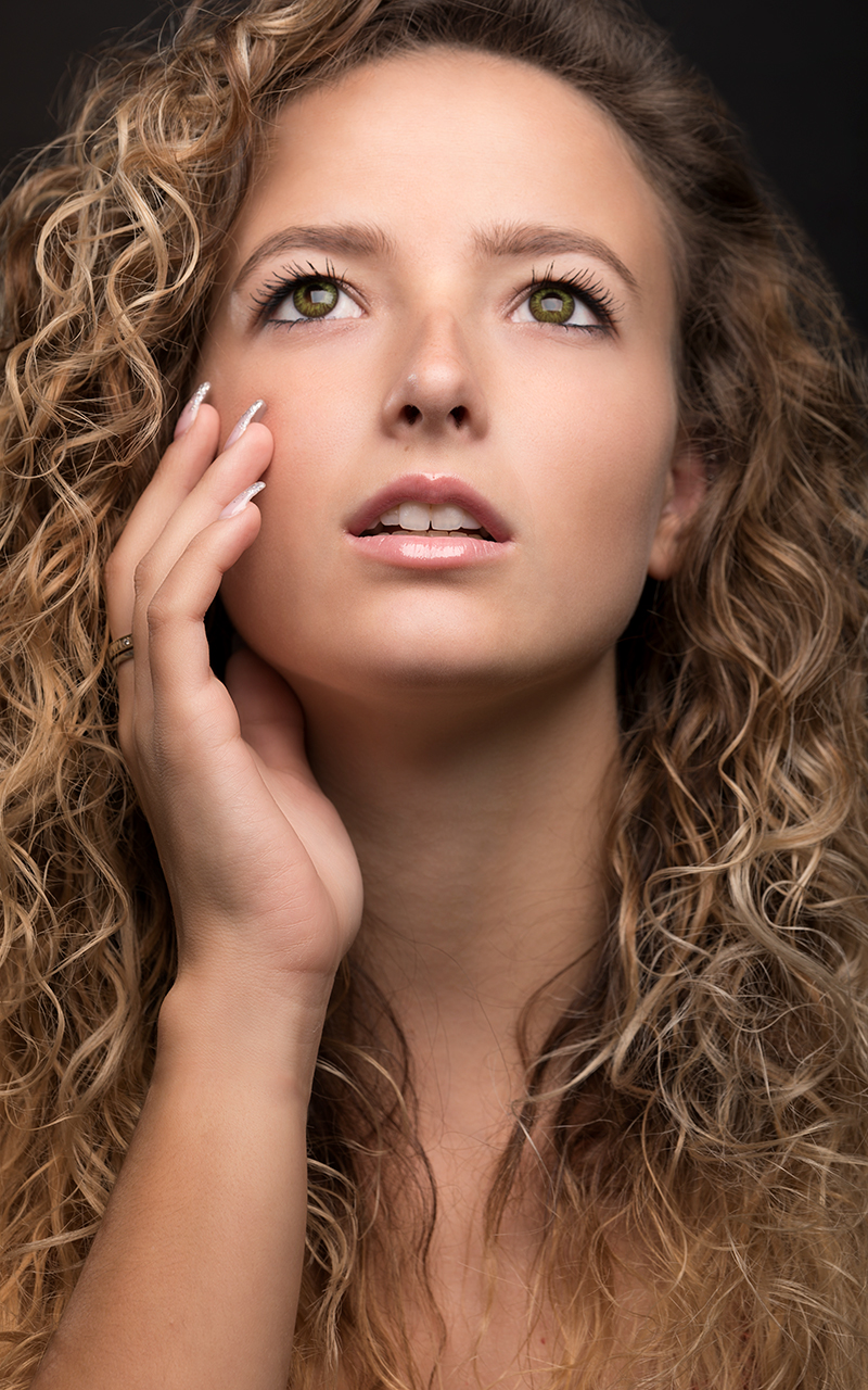 madison-kirby-studio-portrait 1