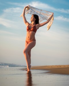 Easton's-beach-sunrise-portrait-session 6