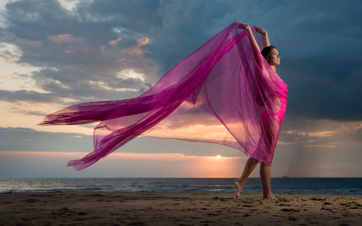 jinelle-oceanfront-sunrise-portrait-photo 4